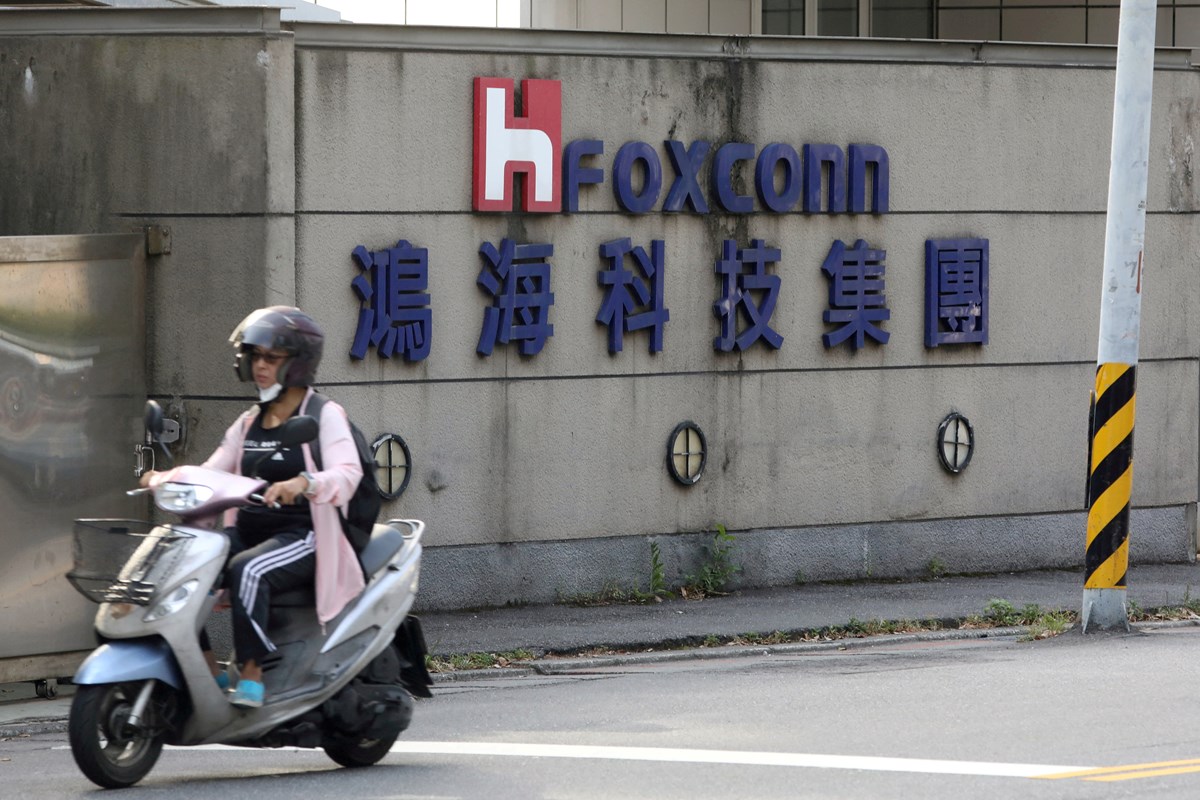 Elektrik kesintilerinden Apple için üretim yapan Foxconn