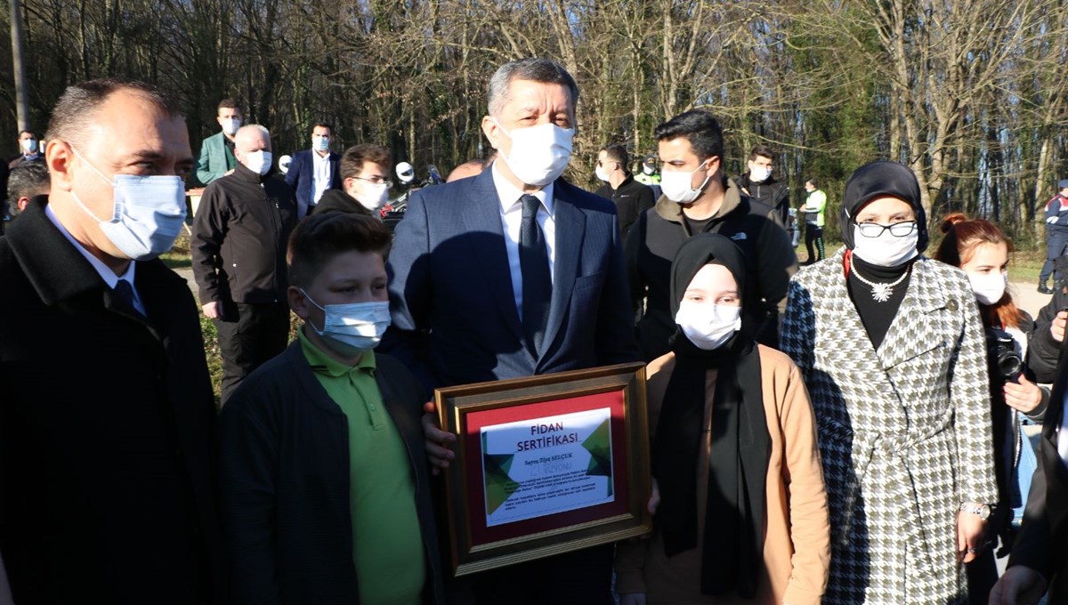 Bakan Selçuk: İlk ve ortaokullarda yüzde 80, liselerde yüzde 70’in üzerinde katılım var