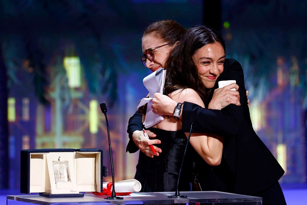 Merve Dizdar Cannes Film Festivali'nde en iyi kadın oyuncu ödülünü aldı - 24