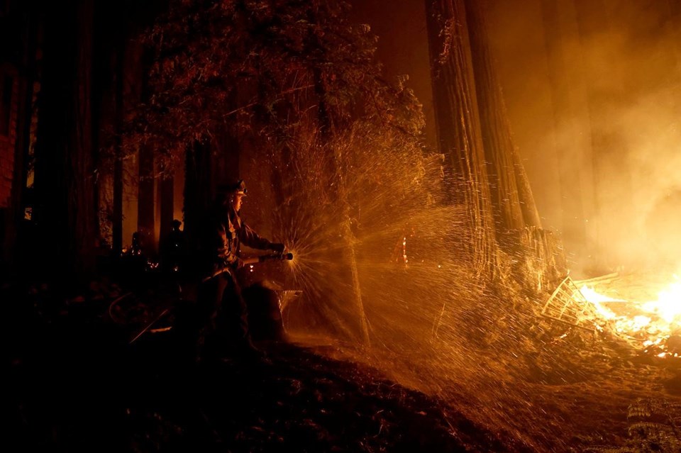 California, tarihinin en büyük yangınlarından biriyle karşı karşıya - 2