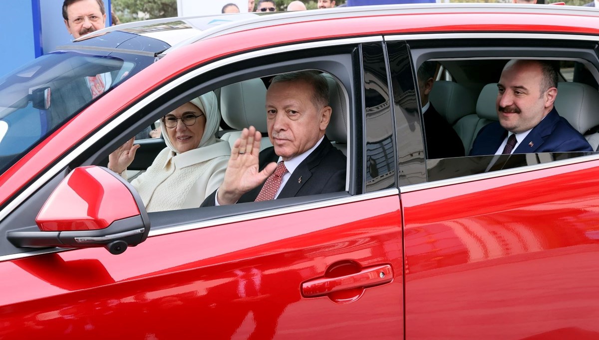 Cumhurbaşkanı Erdoğan Togg'un direksiyonunda Cumhurbaşkanı Erdoğan Togg'un direksiyonunda