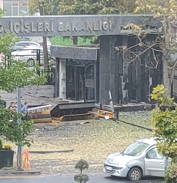 YERLİKAYA: BOMBALI SALDIRI GİRİŞİMİNDE BULUNULDU 10 iOIsUqQ3CUqrXVP FoNEtQ