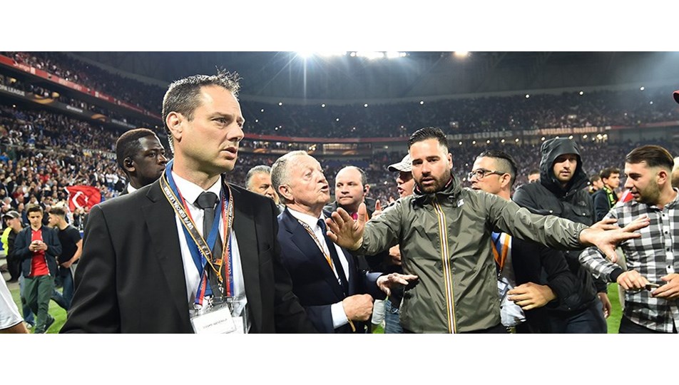Olympique Lyon'a ceza kapıda