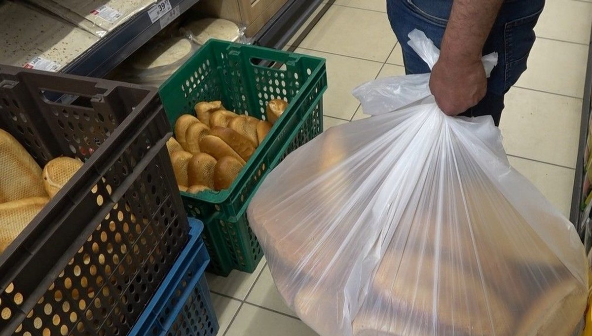 İki marketin fiyat rekabeti: Ekmeği 6 TL'ye kadar düşürdü İki marketin fiyat rekabeti: Ekmeği 6 TL'ye kadar düşürdü