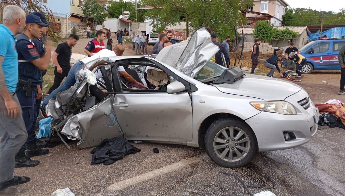 Adıyaman'da feci kaza: 2 ölü, 3 yaralı