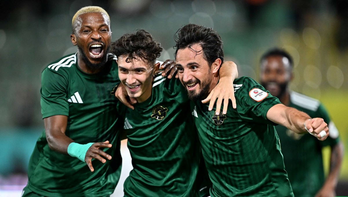 28 dakikada 4 gol attı