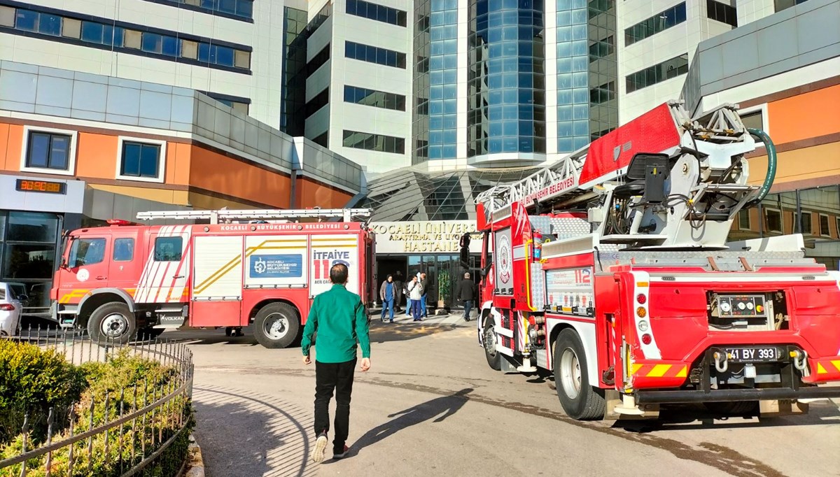 Kocaeli'de hastanede korkutan yangın Kocaeli'de hastanede korkutan yangın