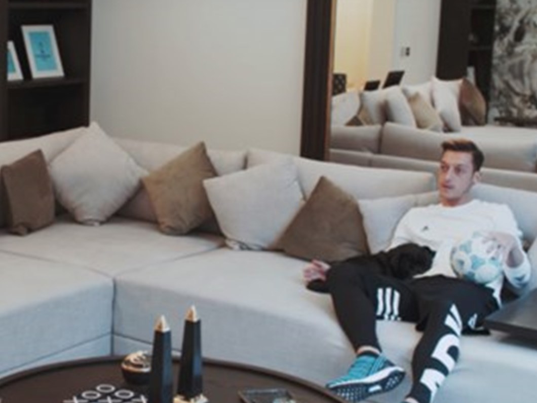 mesut ozil londra daki evinin kapilarini acti magazin haberleri ntv mesut ozil londra daki evinin kapilarini acti magazin haberleri ntv