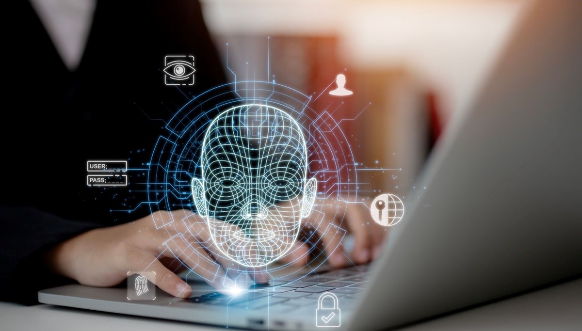 Eski sevgilisinin fotoğraflarnı kullanarak erotik hesap açtı