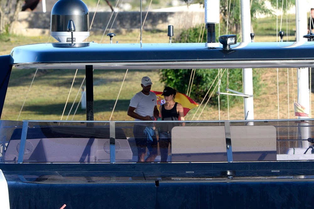 Rafael Nadal ile eşi Xisca Mery Perello ultra lüks yatlarını kendi temizledi - 4