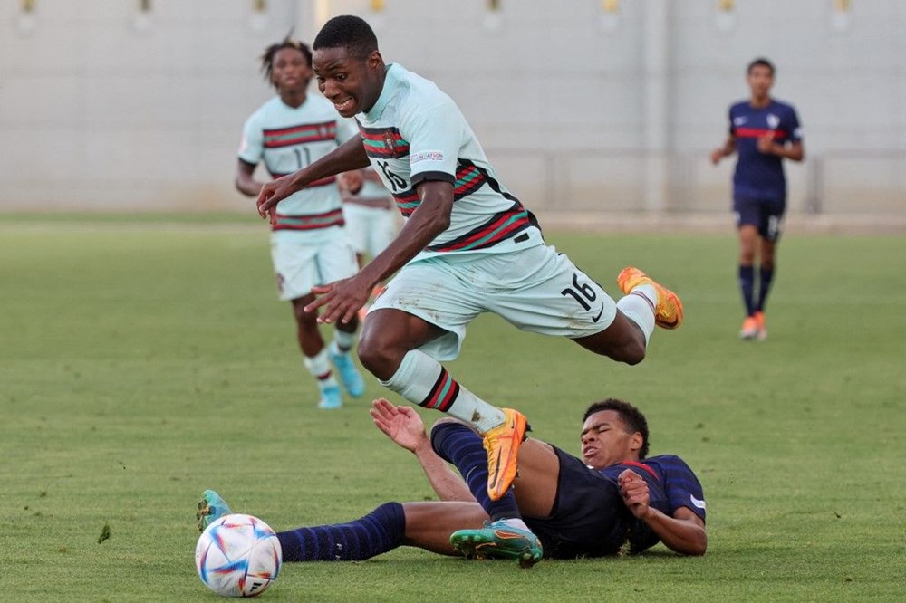 İngilizlerden Futbol Dünyasını Sarsan Transfer Hamlesi: Genç Yıldızlara 3 Milyar TL'lik Yatırım! 73 iS7kFPRe8k6Tgab58yartg