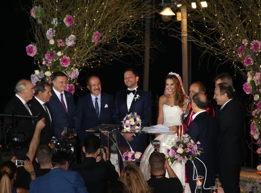 Şenol Güneş'in kızı Günçe Güneş dünya evine girdi - 1