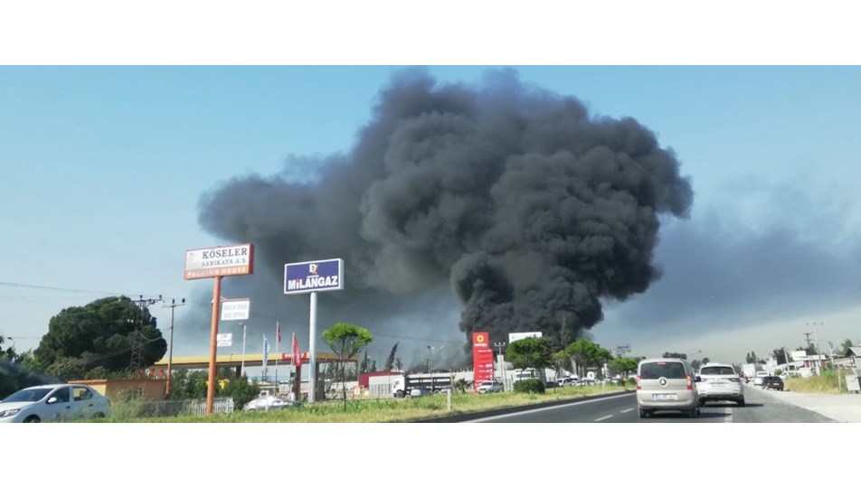 Mersin'de fabrika yangını