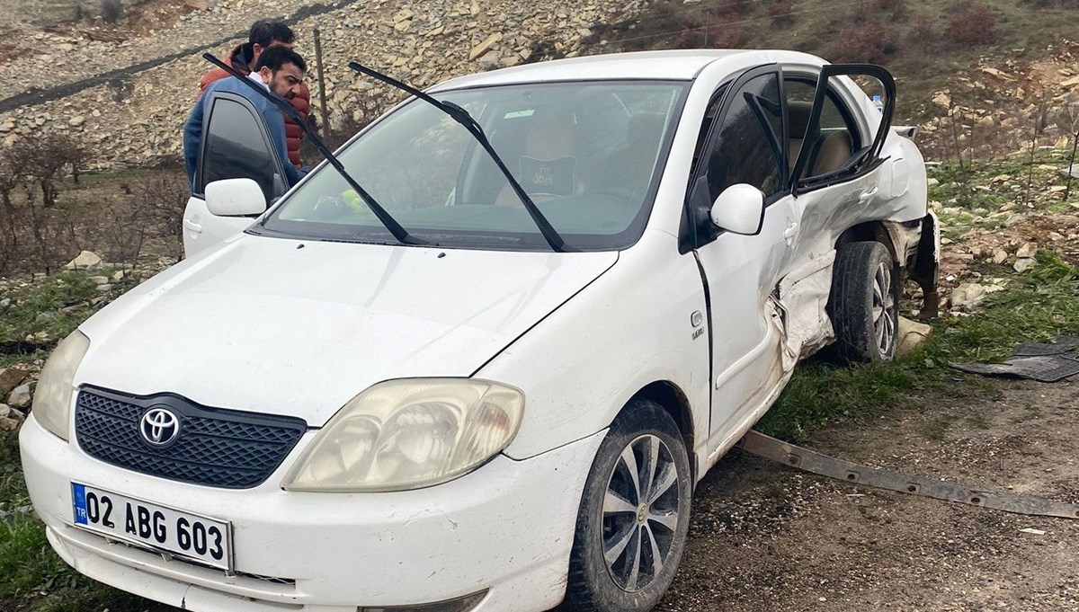 Adıyaman'da iki otomobil çarpıştı: 6 yaralı