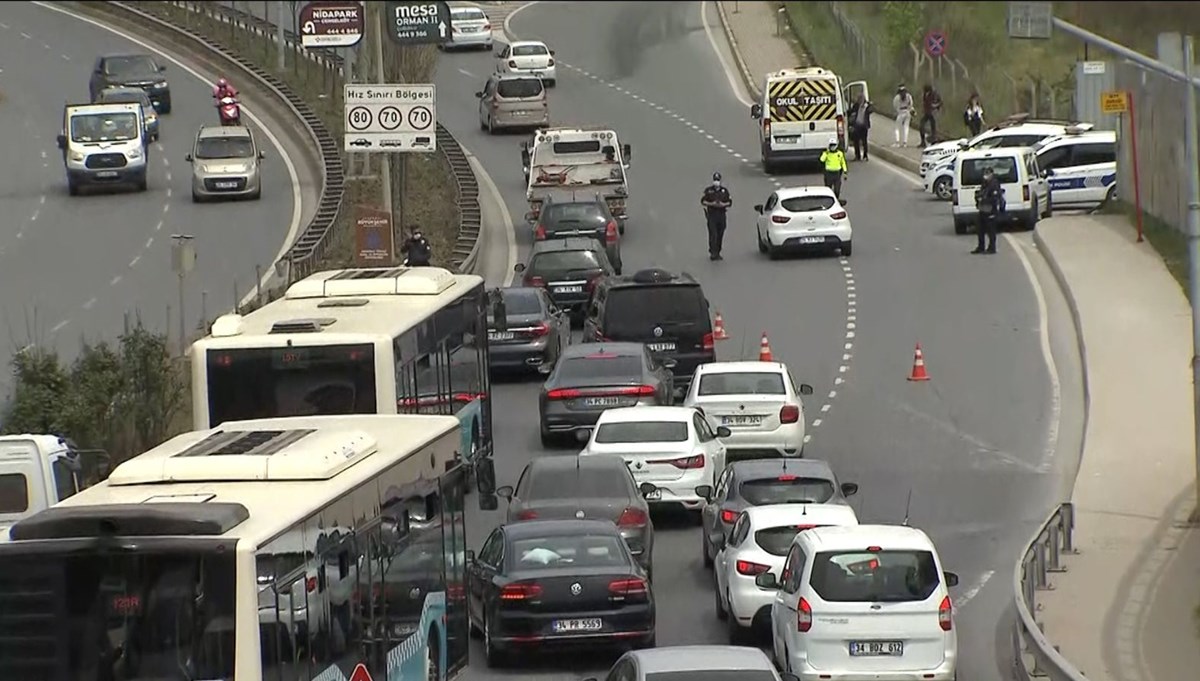 İstanbul'da denetim trafiği: Köprü girişinde bekleme süresi 1 saati buldu