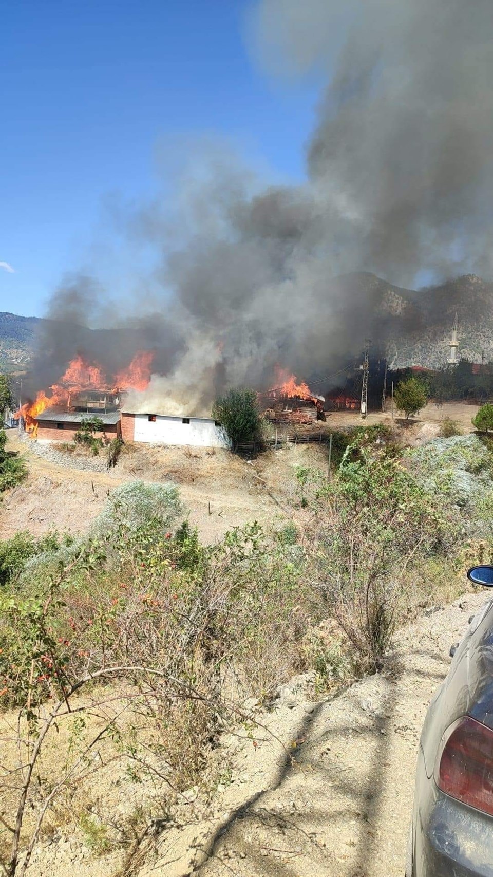 Kastamonu'da köyde çıkan yangında 10 ev kül oldu - 2