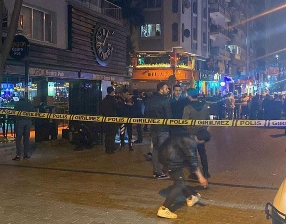 Gece kulübü önünde başından vurulan genç yaşam mücadelesini kaybetti - 1