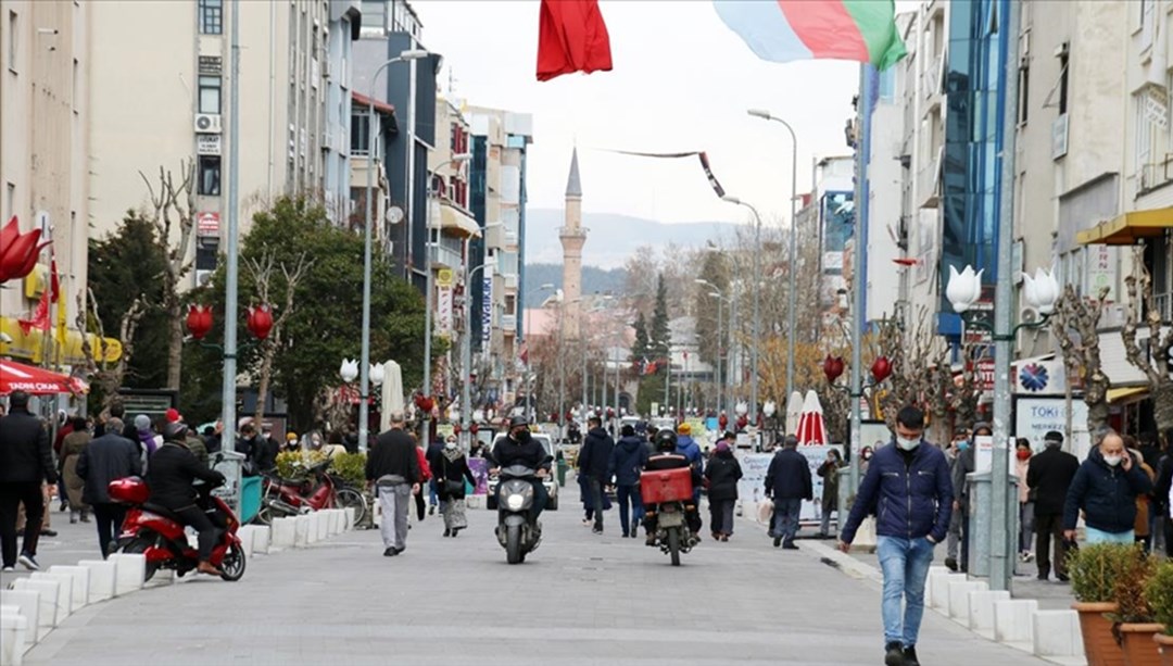 Uşak'ta bıçaklanmış halde bulunan bakkal hayatını kaybetti