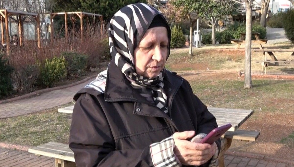 Enkazda kalan babasını iki yıldır arıyor: DNA testine girmeden gömülmüş olabilir Enkazda kalan babasını iki yıldır arıyor: DNA testine girmeden gömülmüş olabilir