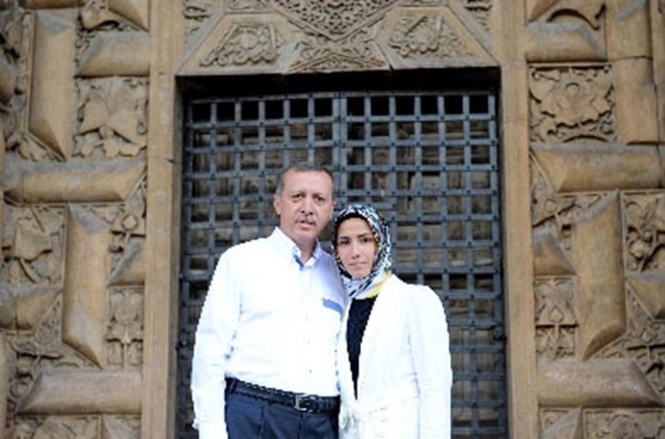 Erdoğan, kızı Sümeyye'yle hatıra fotoğrafı çektirdi.
