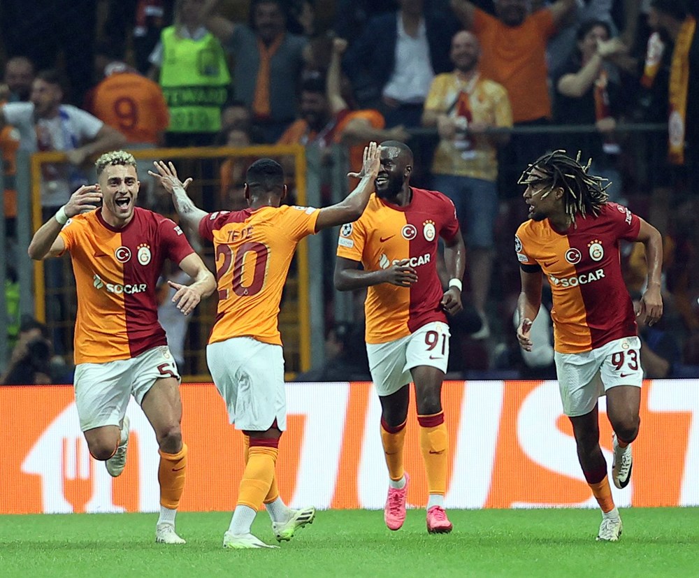 Manchester United-Galatasaray maçı ne zaman, saat kaçta ve hangi kanalda canlı olarak yayınlanacak? Şampiyonlar Ligi'nde Galatasaray'ın muhtemel 11'i belli oldu - 4