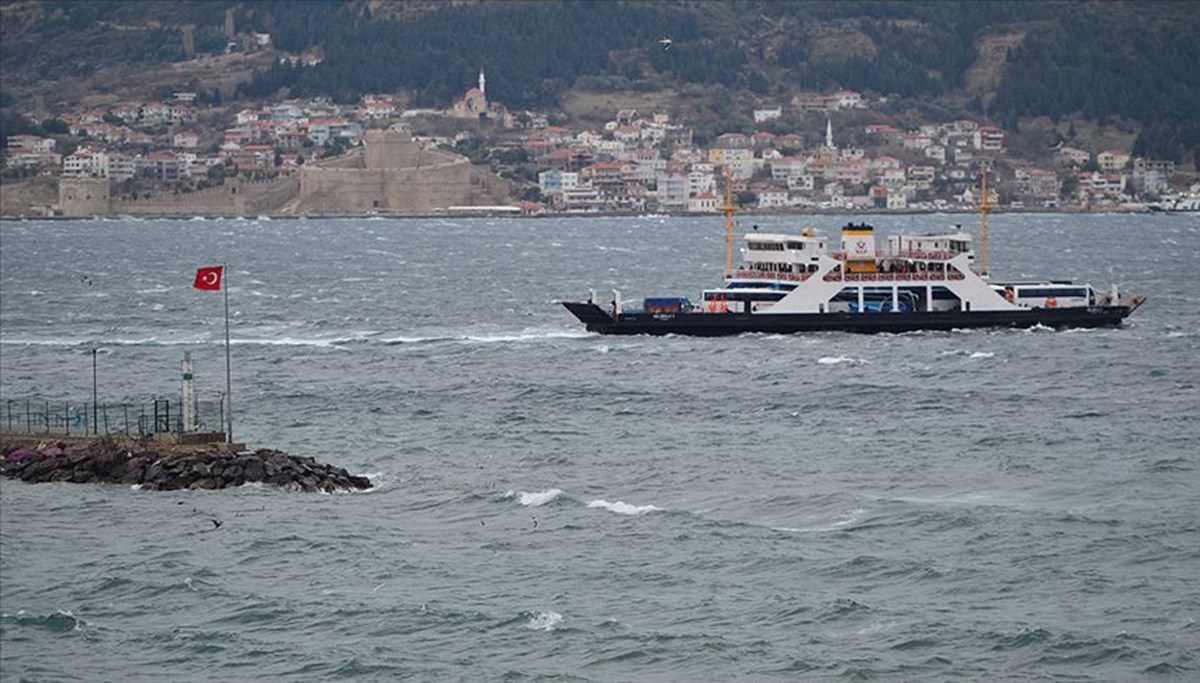 Bozcaada ve Gökçeada'ya feribot seferleri iptal