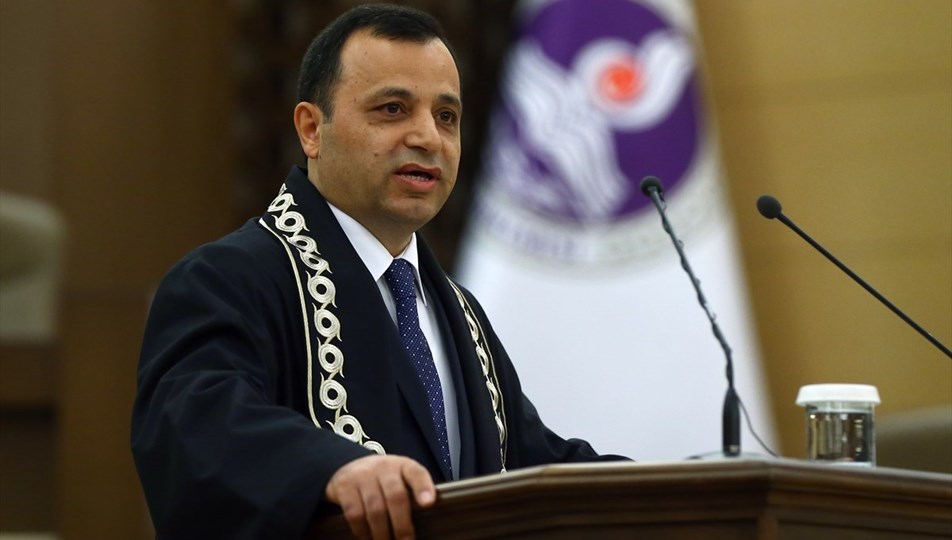 AYM Başkanı Zühtü Arslan'a corona virüs karantinası