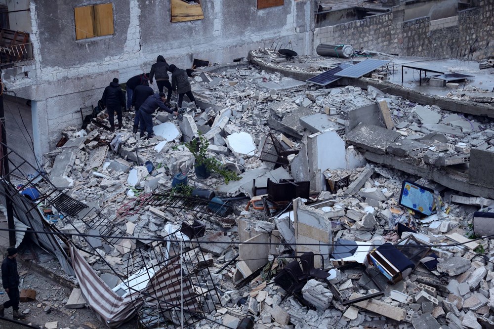 Türkiye'deki 7,4 şiddetindeki deprem Mısır'dan İran'a kadar çevre ülkeleri de vurdu: Yıkımın fotoğrafları - 5