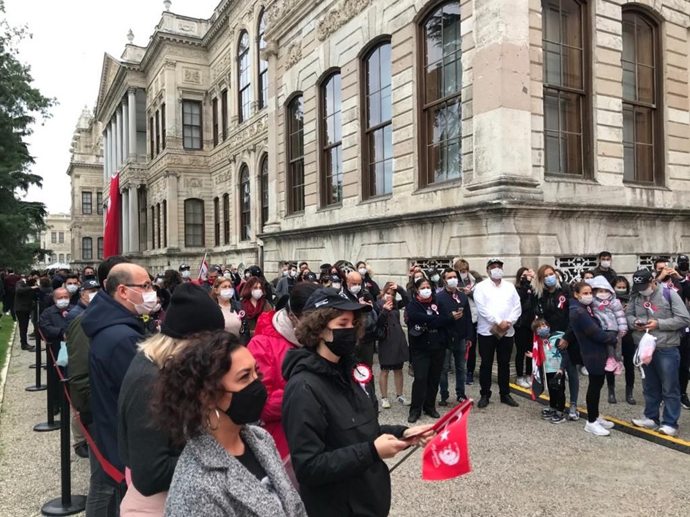Vatandaşlar, Dolmabahçe Sarayı'nda Atatürk'ü andı - 3