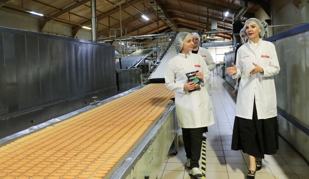 Bisküvi Kızın Fabrika Zirvesine Uzanan Tadı! 75 iX0YLH0UwUicJASVdLwZlg