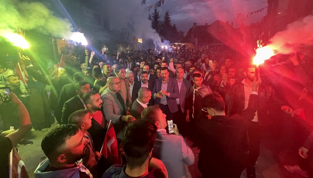 Cumhurbaşkanlığı seçimlerinin ardından Türkiye'den seçim kutlamaları Cumhurbaşkanlığı seçimlerinin ardından Türkiye'den seçim kutlamaları