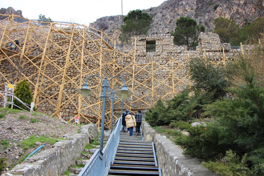 Amasya'da 2 bin 400 yıllık surlar restore ediliyor - 6