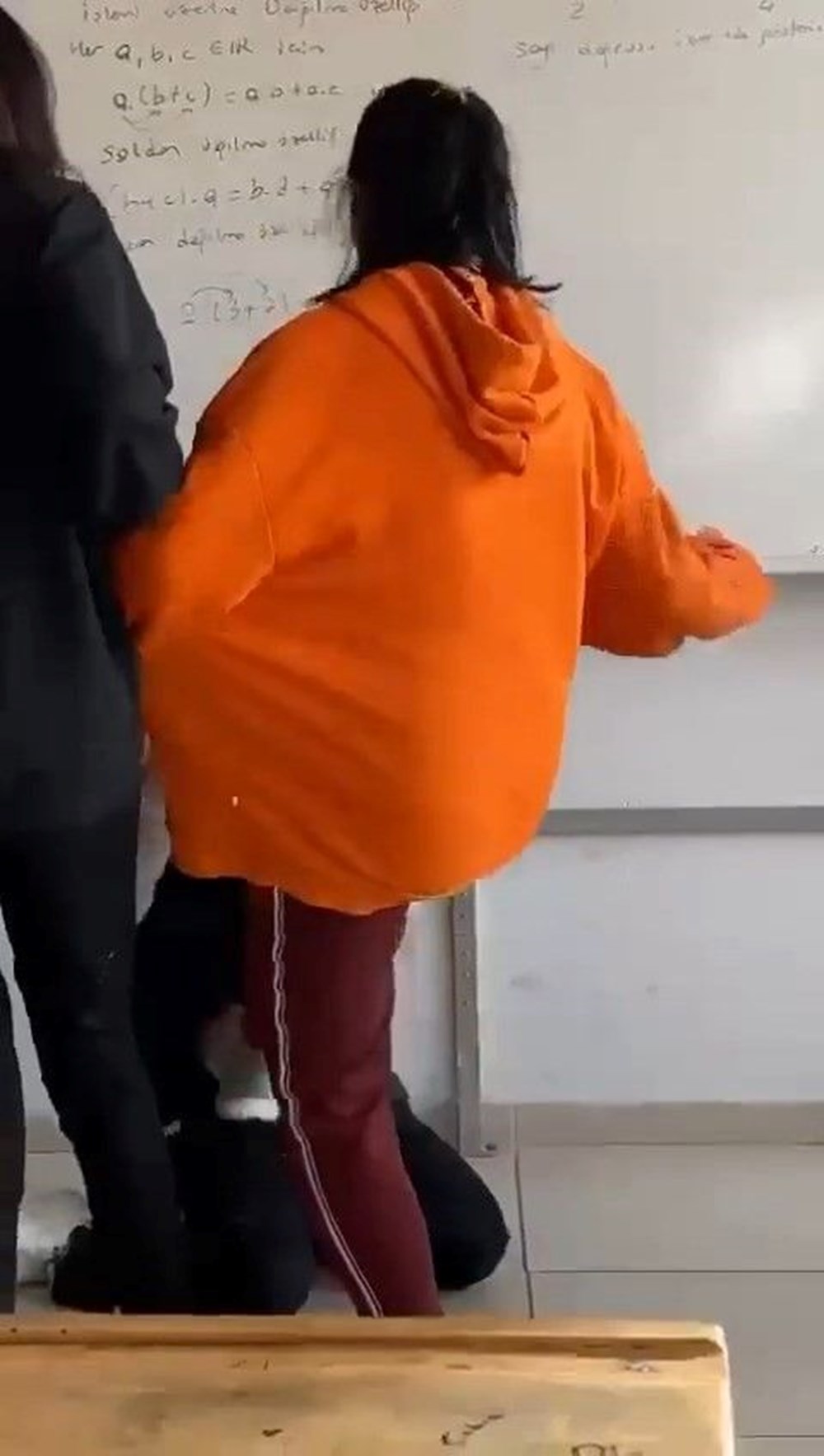 Sınıfta akran zorbalığı:''Çok güzel saçların varmış'' diyerek dövdü - 5