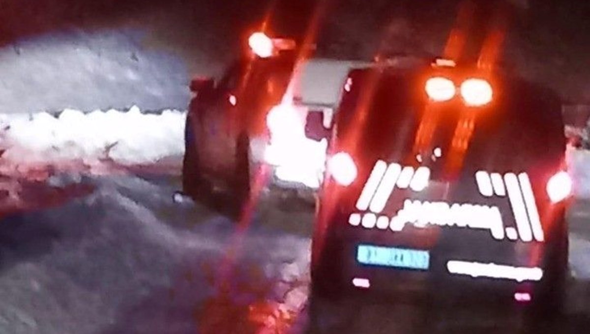 Karda mahsur kalan 9 kişi kurtarıldı Karda mahsur kalan 9 kişi kurtarıldı