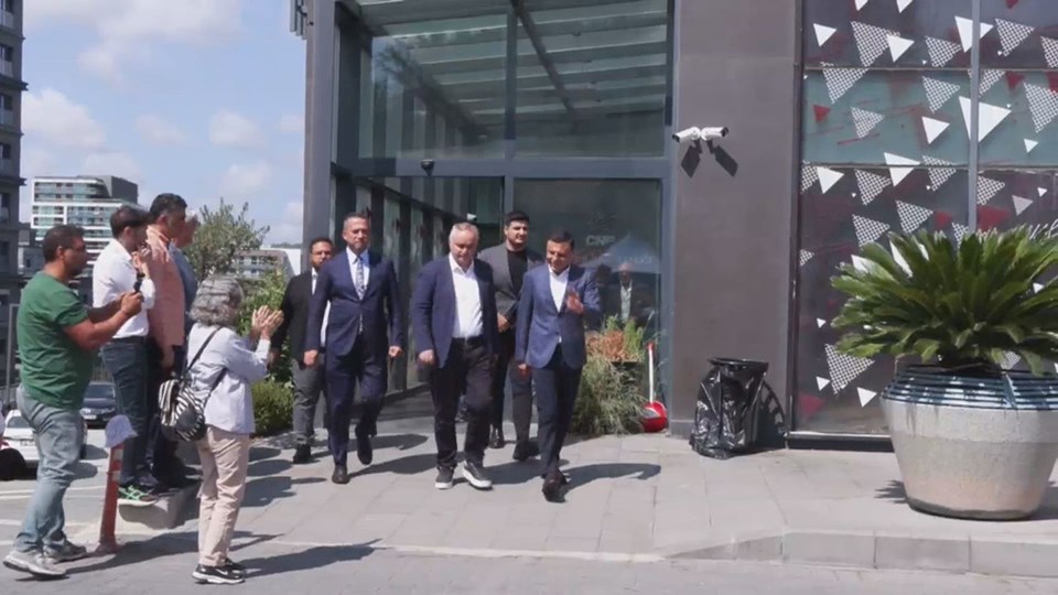 Hasan Babacan ve Müjdat Gürbüz, CHP İstanbul İl Başkanlığı heyetinden çekildi - 1