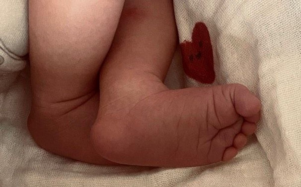 Aslı Enver kızının ilk fotoğraflarını paylaştı - 2