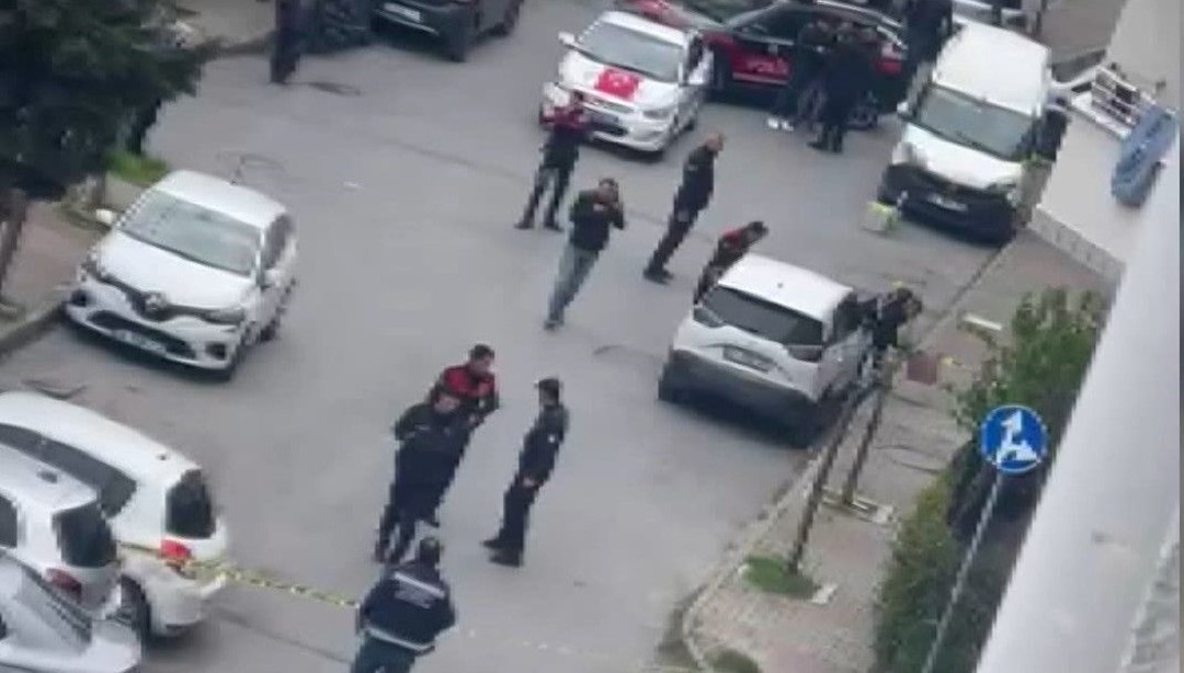 Yolda yürürken kurşun yağmuruna tutuldu!