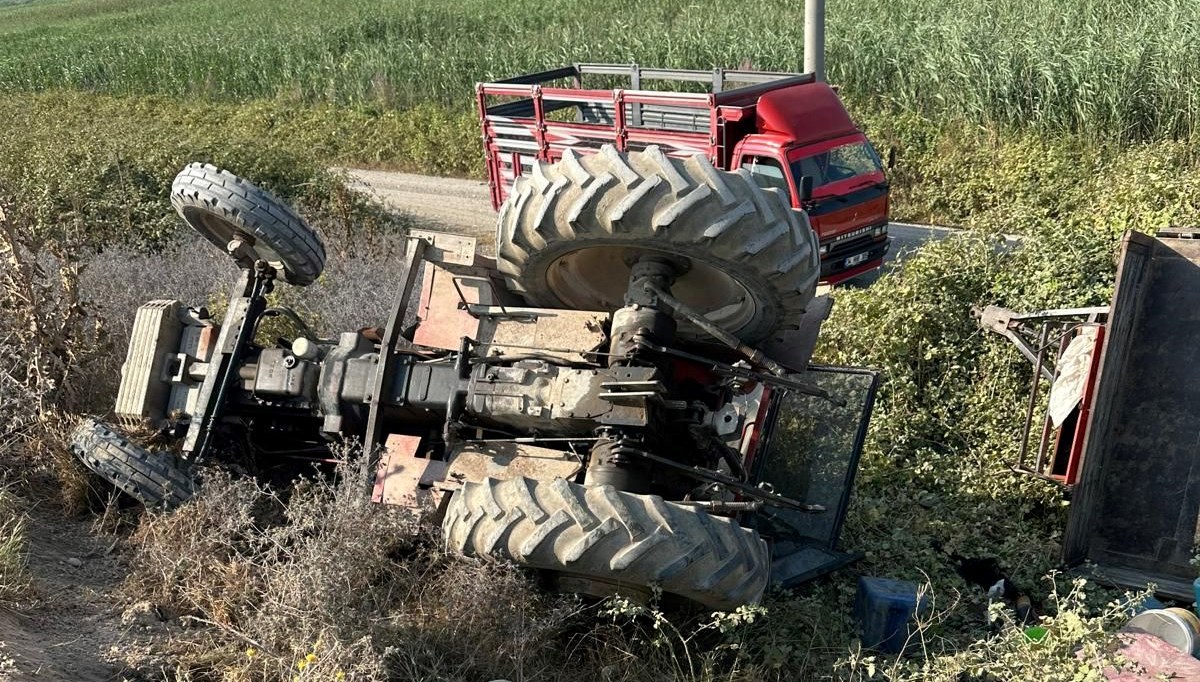 Mevsimlik işçileri taşıyan traktör devrildi: 1 ölü, 4 yaralı