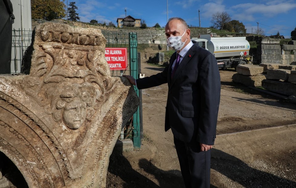 Düzce’de kazı çalışmalarında Medusa heykeli bulundu - 1