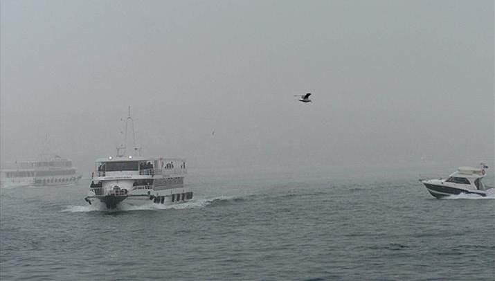 İstanbul'da deniz ulaşımına sis engeli: Gemi trafiği çift yönde askıya alındı