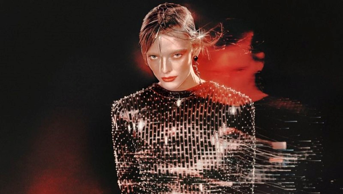 Giorgio Armani'nin Noel koleksiyonunda payet ve parıltı damgası Giorgio Armani'nin Noel koleksiyonunda payet ve parıltı damgası