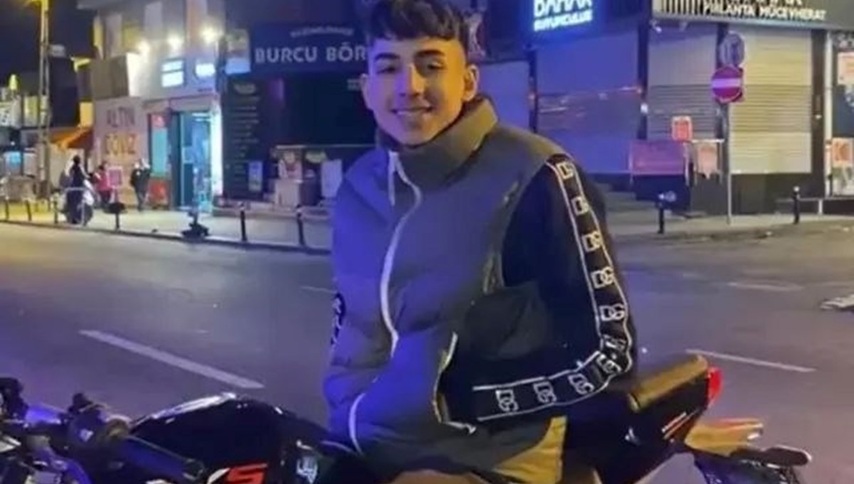 Kızılay'ın eski başkanı Kerem Kınık'ın kızı motosiklete çarptı: 17 yaşındaki genç hayatını kaybetti Kızılay'ın eski başkanı Kerem Kınık'ın kızı motosiklete çarptı: 17 yaşındaki genç hayatını kaybetti