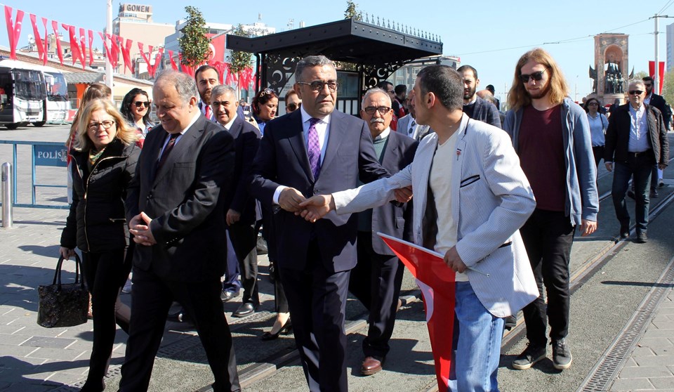 Taksim'deki 23 Nisan törenine CHP'lilerden tepki - 1