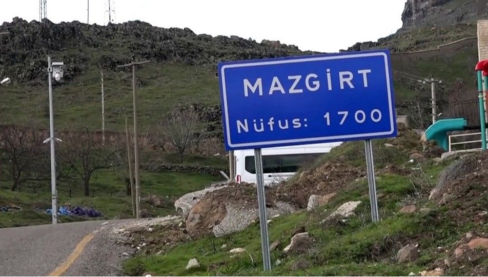 Tunceli'de bir ilçe ikameti olmayanlara kapatıldı