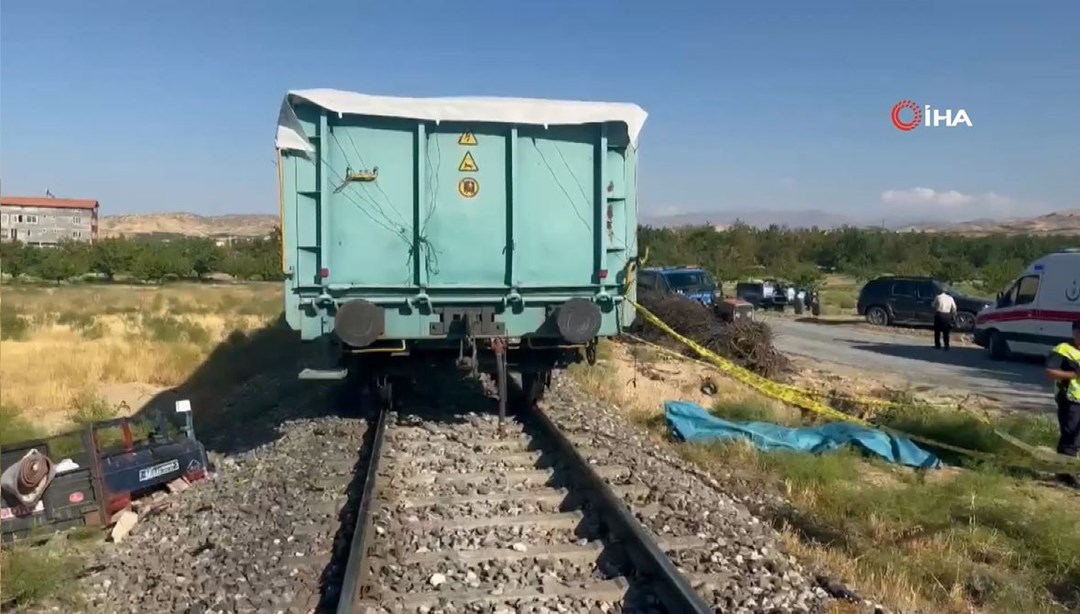 Malatya’da tren yolunda feci kaza: Anne ile 2 çocuğu öldü, baba ağır yaralı