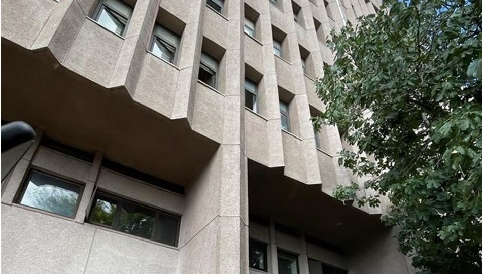 Tutuklama kararını duyunca ikinci kattan atladı