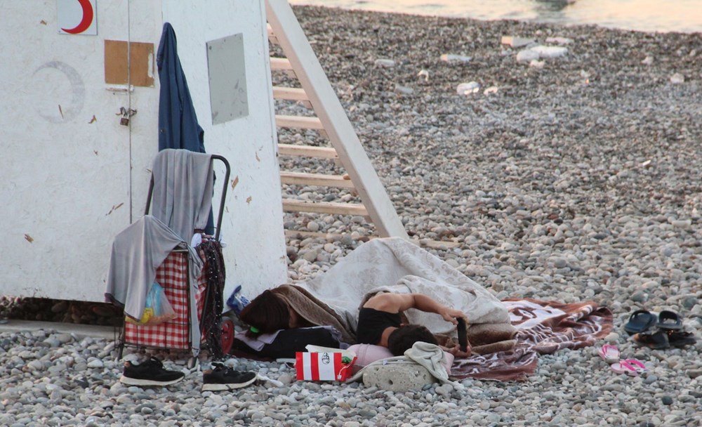 Dünyaca ünlü 'Konyaaltı Sahili' açık hava oteline döndü - 9