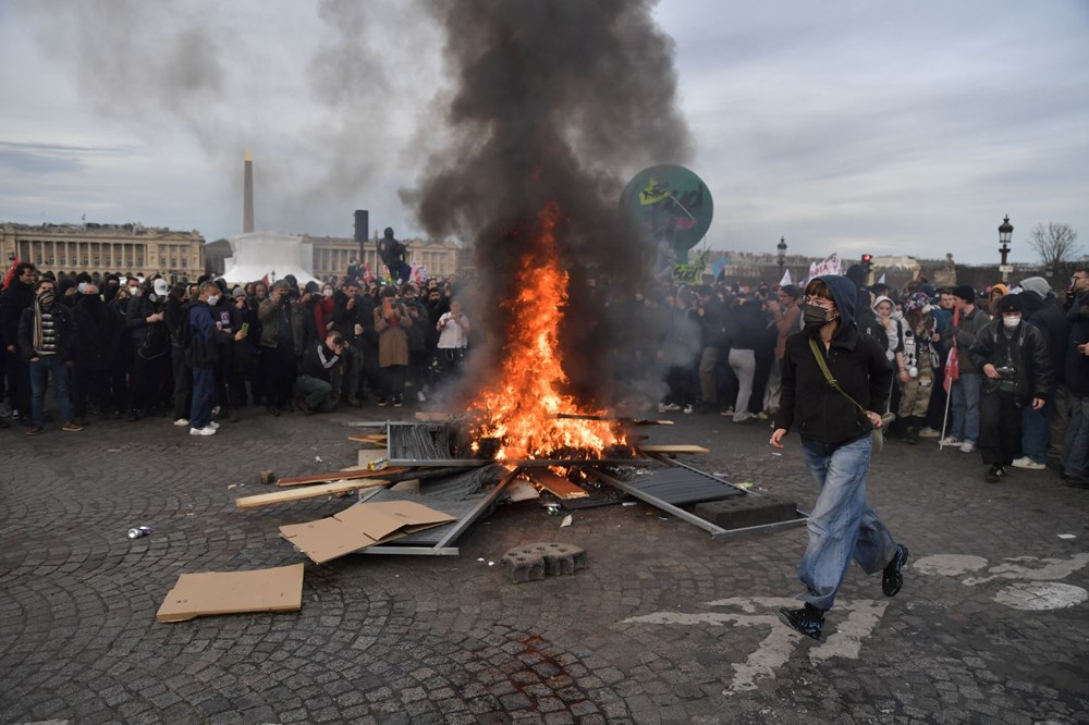 Fransa'da 'mezarda emeklilik' isyanı: Paris'te 120 gözaltı - 12