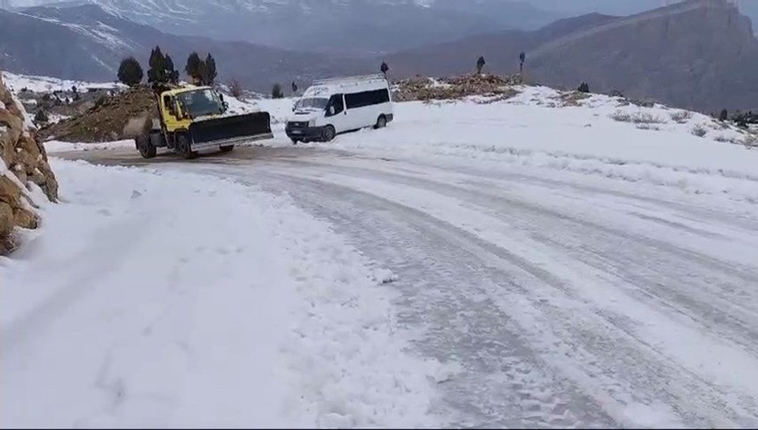Siirt'te 99 köy yolu kapandı