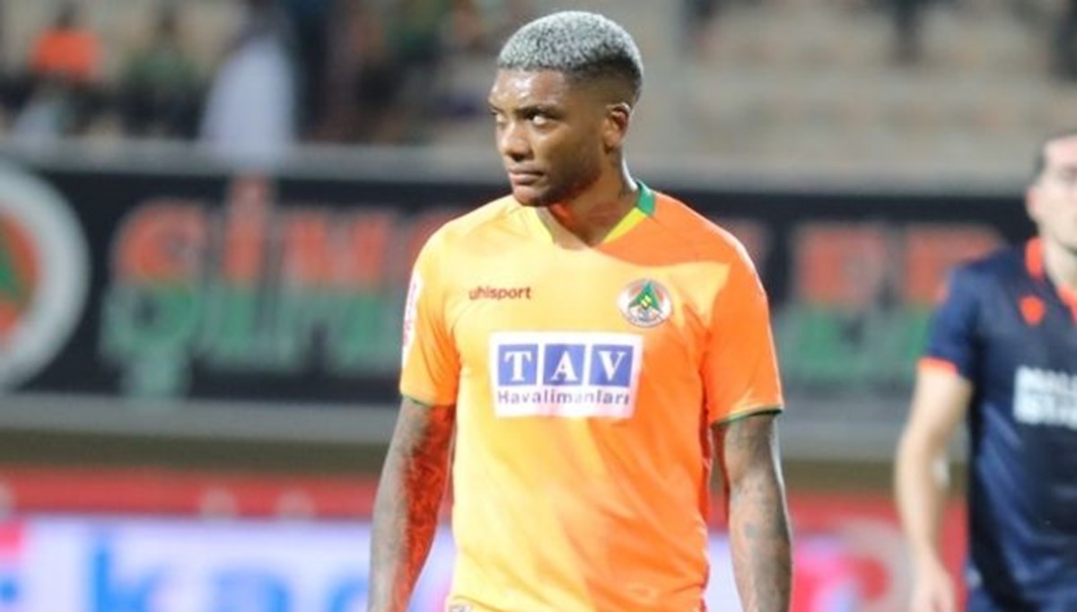 Son dakika transferi: Medipol Başakşehir Şilili futbolcu Junior Fernandes'i kadrosuna kattı (Transfer haberleri)